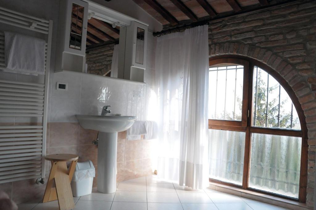 Agriturismo-R&B Corte dei Gioghi Ferrara Cameră foto