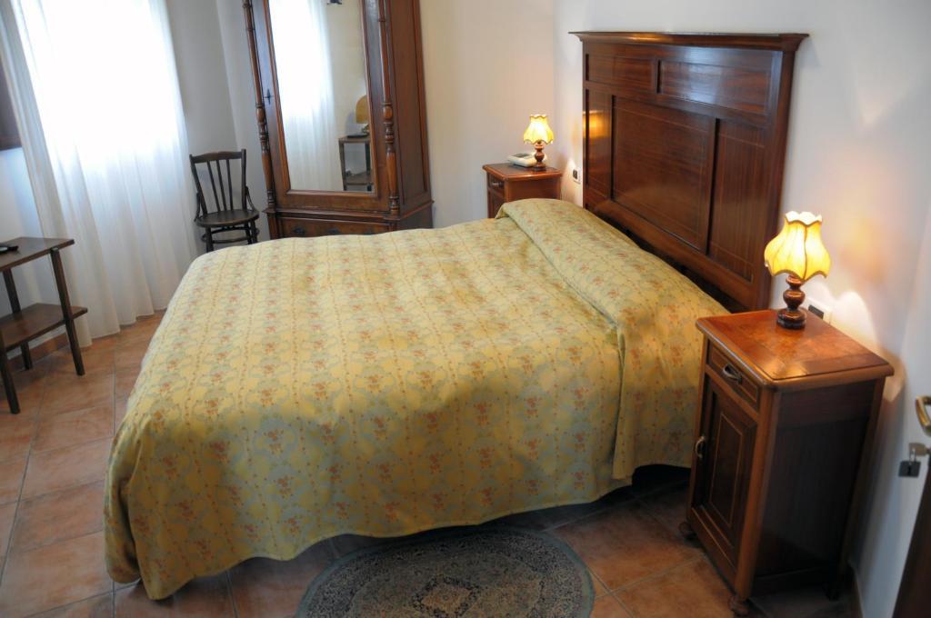 Agriturismo-R&B Corte dei Gioghi Ferrara Cameră foto