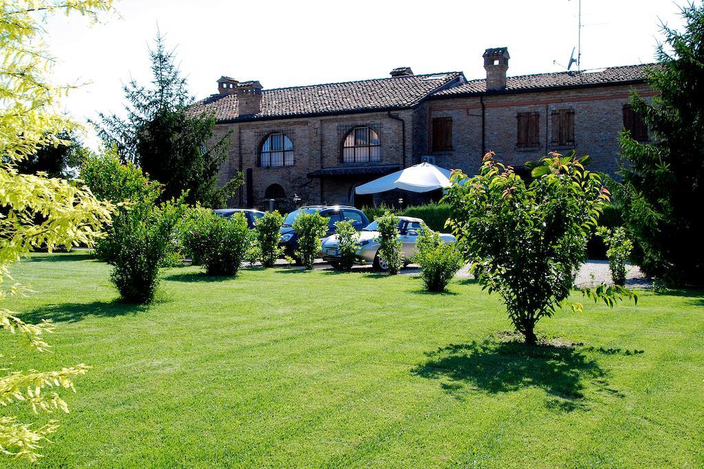 Agriturismo-R&B Corte dei Gioghi Ferrara Exterior foto